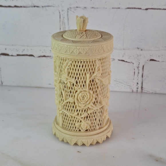 MCM Hong Kong Rose Trellis Celluloid Plastic Container 35 Hors d'oeuvres Forks - Picture 1 of 5